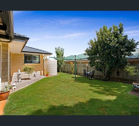 16 Sweetapple Crescent, Centenary Heights, Qld 4350 - Photo 3