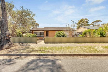 35 Mostyn Crescent, Salisbury East SA 5109 - Photo 4