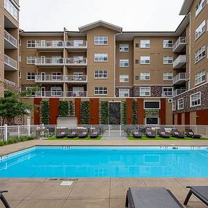 Enjoy the views! 5th floor 2 Bedroom unit with glass shower - Photo 2