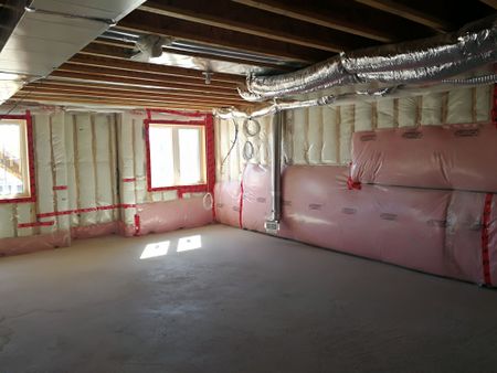 For Lease - 37 Ladder Crescent, East Gwillimbury, Ontario - Photo 4