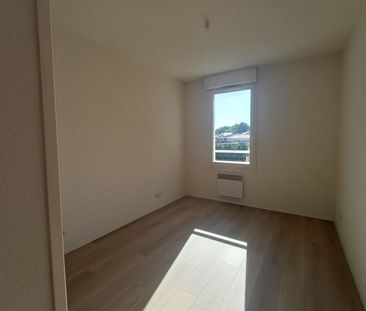 Location Appartement 3 pièces 63m² ST PIERRE DU MONT 40280 - Photo 4