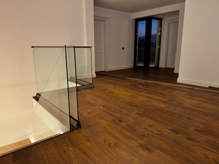 Casă nouă 5 camere și 3 băi nouă zona metrou laminorului - Photo 5