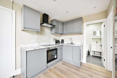 St Luke's Road, Westbourne, W11 - Photo 2