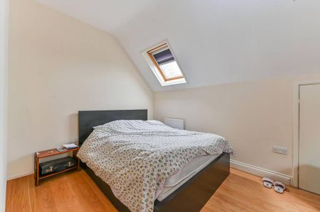 3 bedroom flat to rent - Photo 4