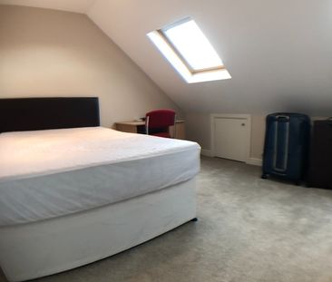 Room in a Shared Flat, Ellesmere Road, NW10 - Photo 1