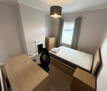 3 bedroom terraced house to rent - Photo 4