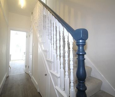 3 Bedroom House - Terraced To Let - Photo 4