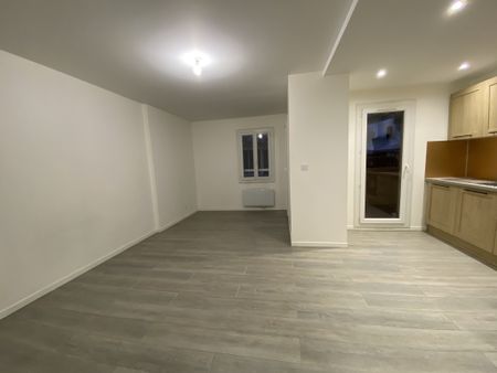 Location Appartement 3 pièces 59m² OLLIOULES 83190 - Photo 3
