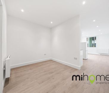 Studio to rent - Photo 2