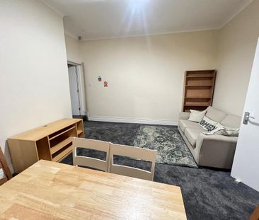 5 bedroom house of multiple occupation to rent - Photo 1