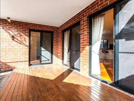 2/2 Tiller Street, BURWOOD EAST VIC - Photo 3
