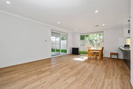 IMMACULATE PRIVATE HOME! - Photo 3