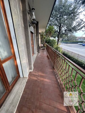 Quadrilocale via Martiri della Libertà, Centro Storico, Este - Photo 4