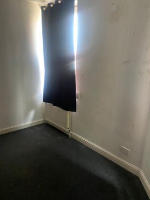 2 Bed Flat, Stapleton Road, BS5 - Photo 1
