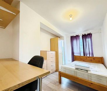 5 bedroom bungalow to rent - Photo 3
