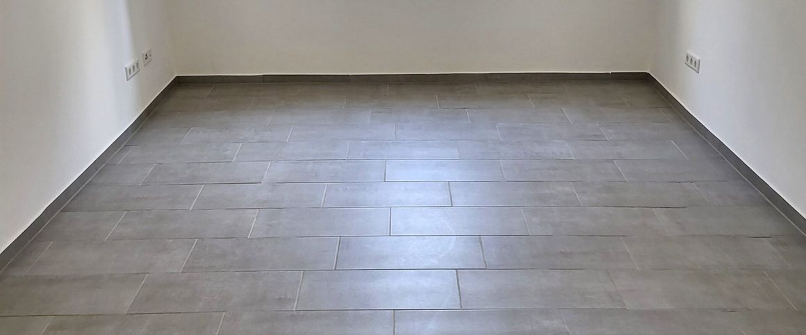 Attraktive und kernsanierte Erdgeschosswohnung mit Stellplatz in zentraler Lage von Pulheim! - Photo 1