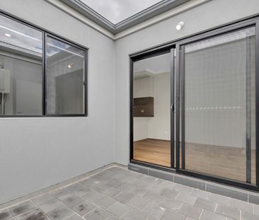 Beautiful New Build. 3 Bedroom Home. Convenient. Gateway to the Bar... - Photo 5