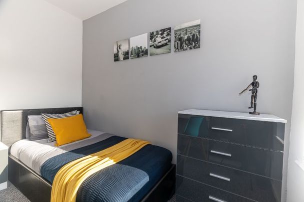 Room 5 – Nuneaton - Photo 1