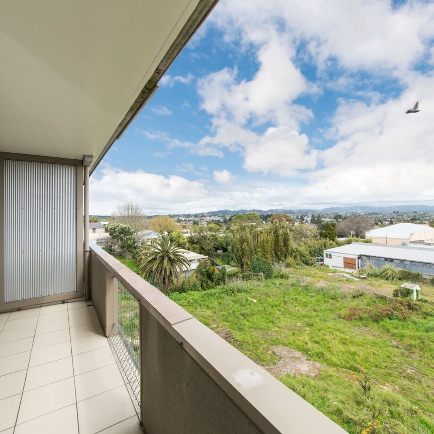 Two bedrooms apartment in Central Avondale - Photo 1