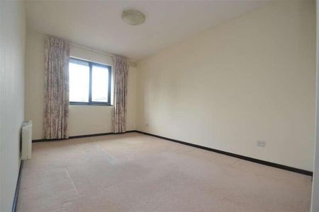 Whitecroft, Horley, RH6 - Photo 3