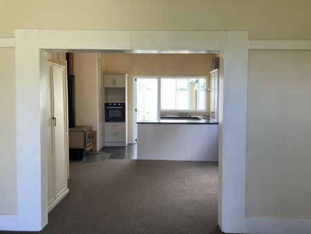 Cottage in the country ready to make your own now! - Photo 3