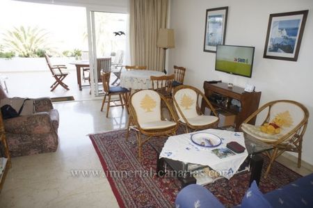 Soleado apartamento con gran Terraza en edificio tranquilo con piscina climatizada - Photo 2