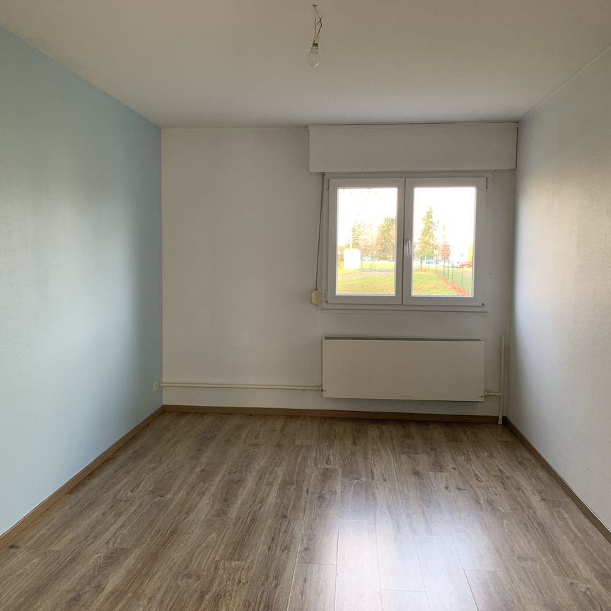 Location Appartement 4 pièces 96m² SARREGUEMINES 57200 - Photo 1
