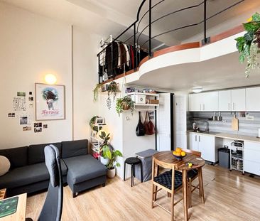 SPACIOUS LARGE TWIN SHARE ONE BEDROOM LOFT STYLE AT BROADWAY - Photo 2