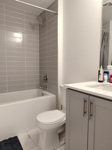 For Lease - 20 Lytham Green Circle, Newmarket, Ontario - Photo 5