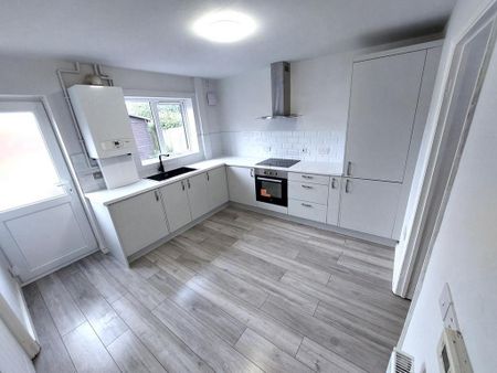 3 bedroom detached house to rent - Photo 4