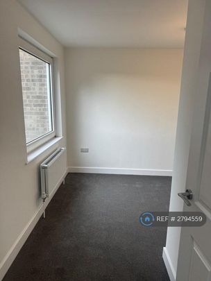 4 bedroom terraced house to rent - Photo 1