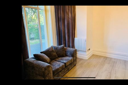 1 Bed Flat, Lincoln House, M13 - Photo 3