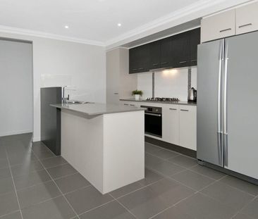 Perfect Family Home with Large Backyard! - Photo 5