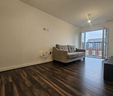 Tame Close - Photo 6