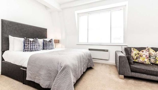 New development just off Berkeley square, can be let furnished or unfurnished. The development offers a range of flats from studios to 2 bedrooms and has a daytime porter and lift. - Photo 1