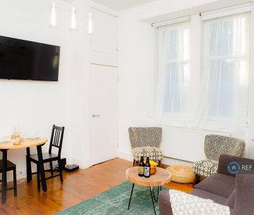 1 bedroom in a flat share to rent - Photo 3