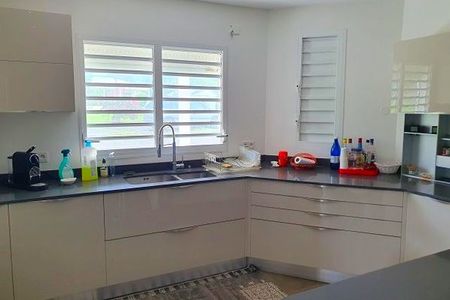 Location Maison 6 pièces 216m² - Photo 5