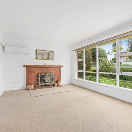 Character on Cambridge - Photo 1