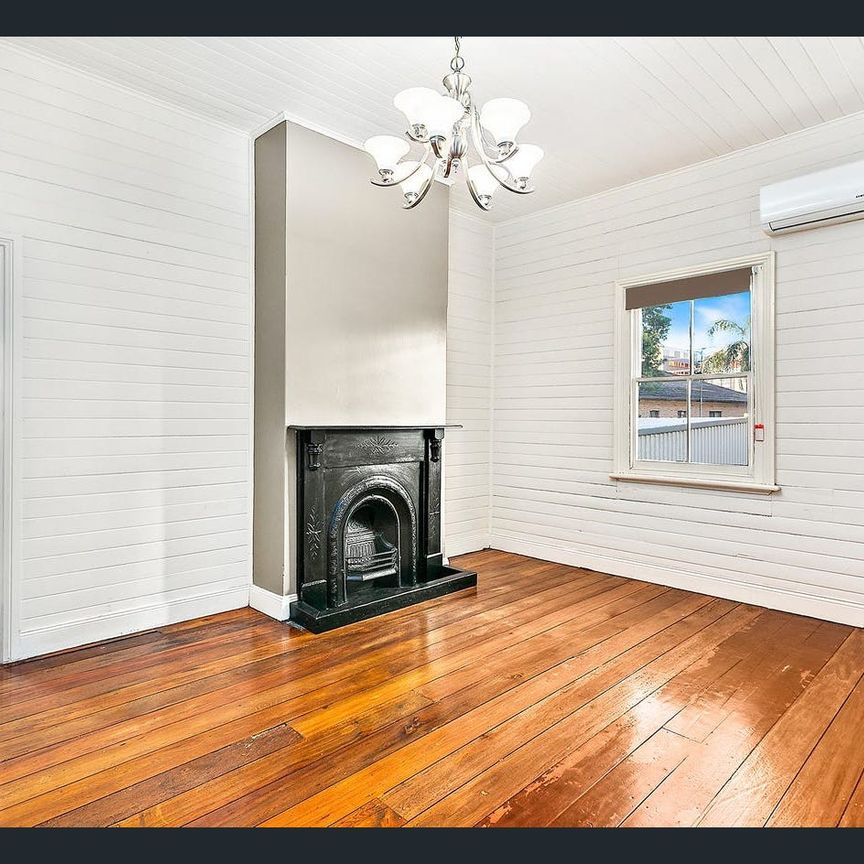 Older style neat and tidy three bedroom home - Photo 1