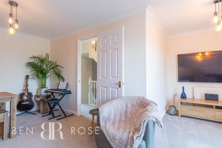 4 bedroom townhouse to rent - Photo 2