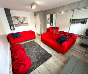 1 bedroom in a house share to rent - Photo 2