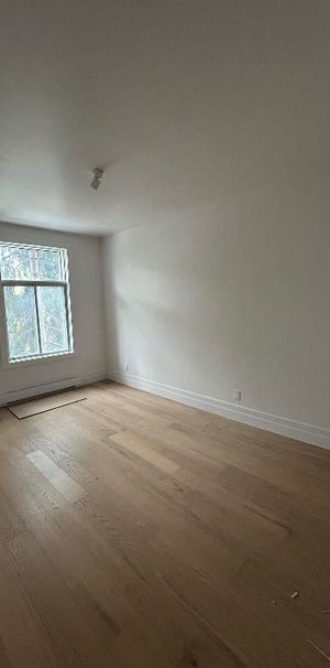 6 1/2 rénové et disponible - Photo 1