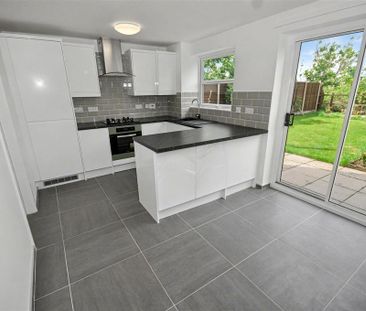2 bedroom semi-detached house to rent - Photo 4
