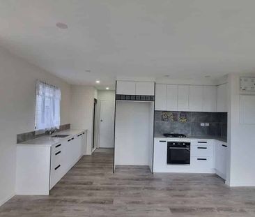 Next to new 2 Bedroom House AVAILABLE! - Photo 3