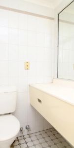 Refreshed Studio Retreat – Settle In Instantly - Photo 4