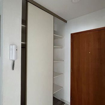 Appartement 2 pièces 47m2 REIMS 610 euros - Photo 1