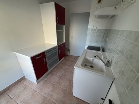 T2 AVEC PARKING SECTEUR MONTJOVIS - Photo 5