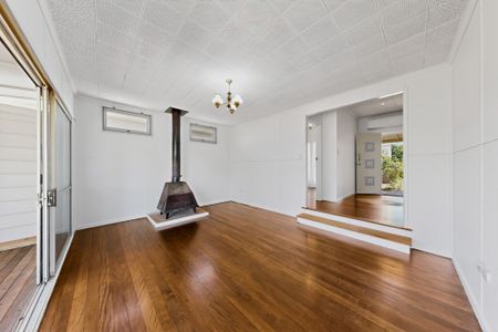 27 Main Street, Beachmere QLD 4510 - House For Rent | Domain - Photo 2