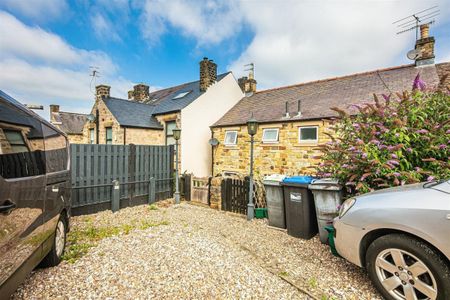 Main Road, Hathersage, Hope Valley - Photo 2