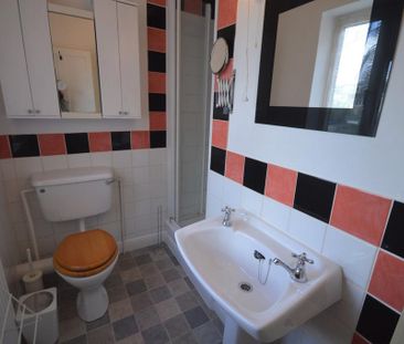4 bedroom end of terrace house to rent - Photo 1